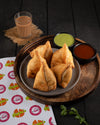 Samosa with Chutney